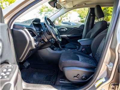 2019 Jeep Cherokee Base