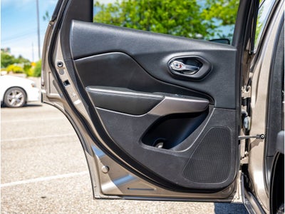 2019 Jeep Cherokee Base