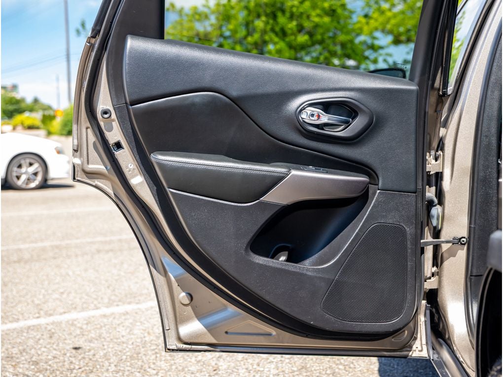 2019 Jeep Cherokee Base