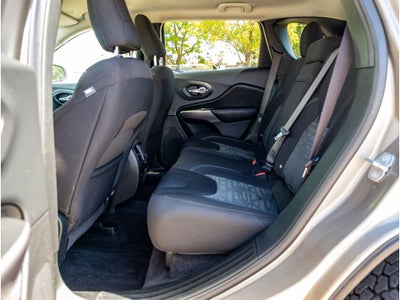 2019 Jeep Cherokee Base