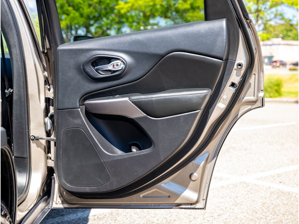 2019 Jeep Cherokee Base