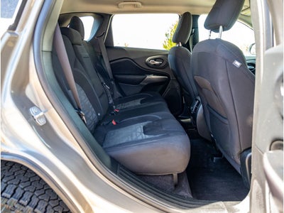 2019 Jeep Cherokee Base