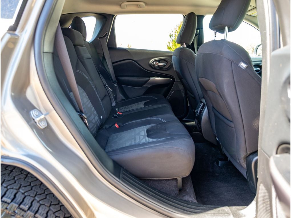 2019 Jeep Cherokee Base