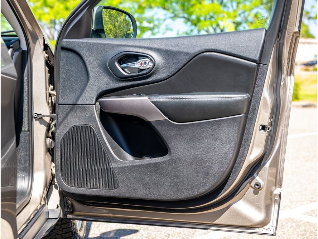 2019 Jeep Cherokee Base