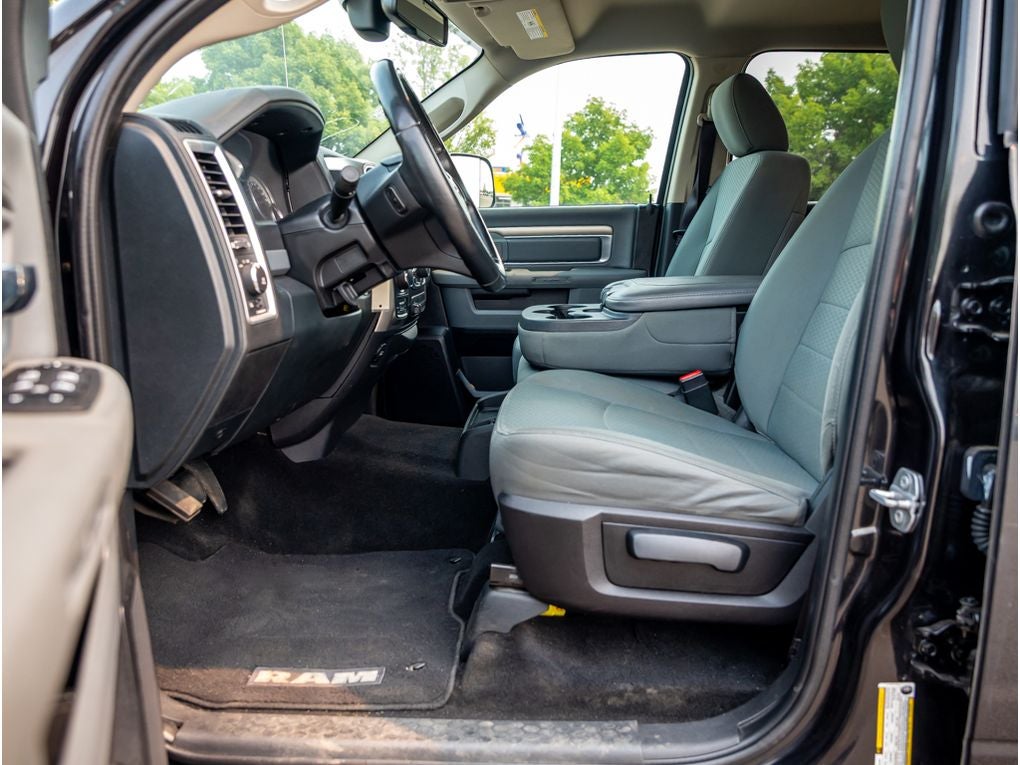 2016 RAM 1500 Base