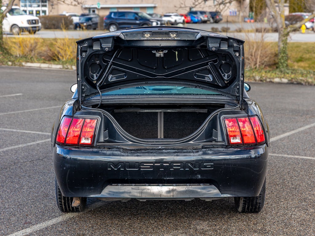 2000 Ford Mustang Base