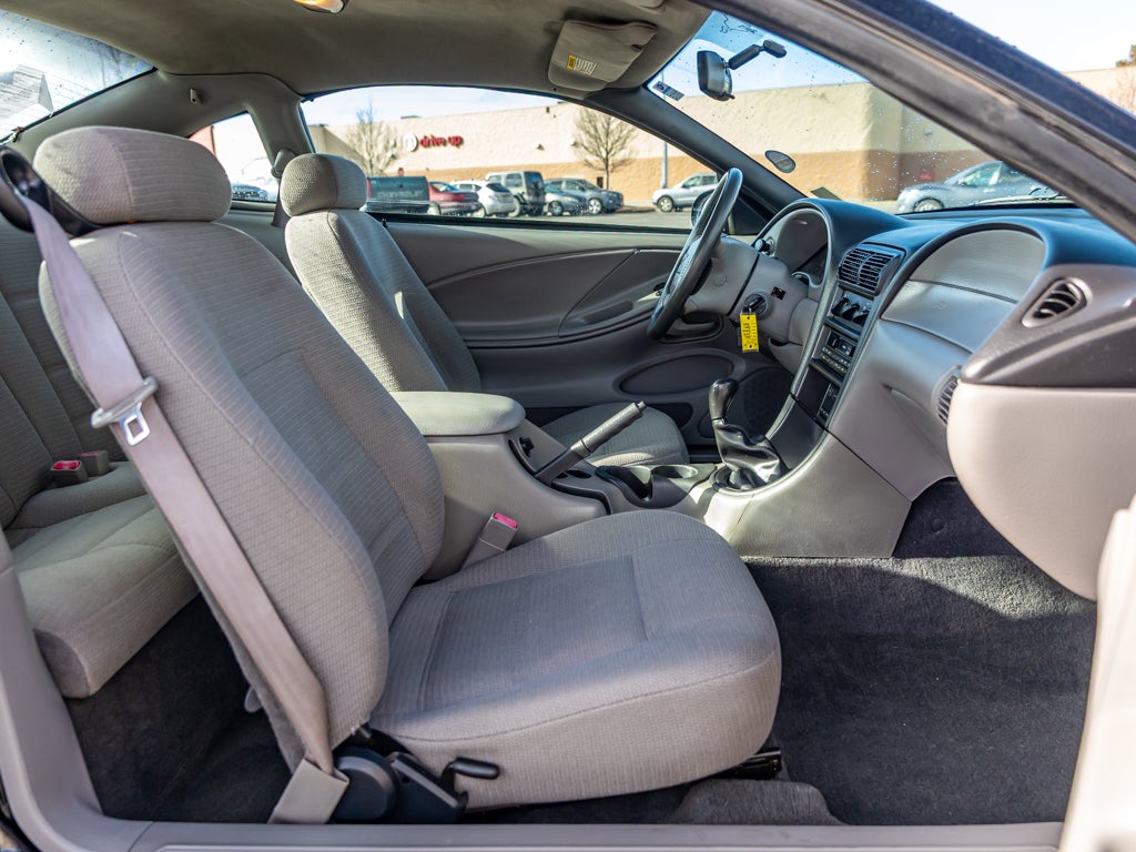 2000 Ford Mustang Base