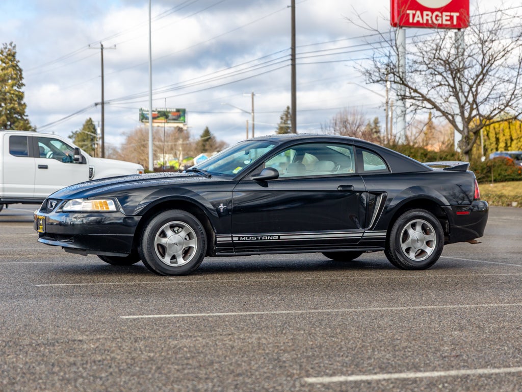 2000 Ford Mustang Base