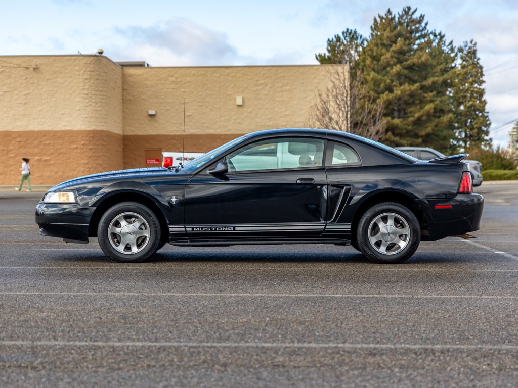 2000 Ford Mustang Base