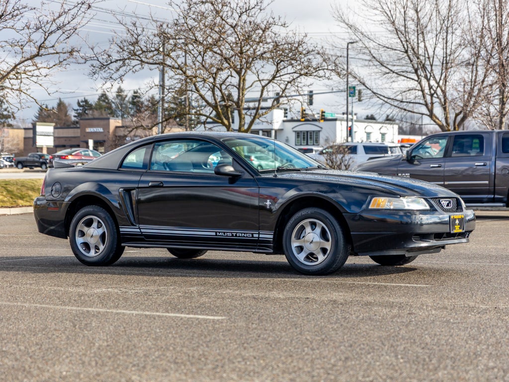 2000 Ford Mustang Base