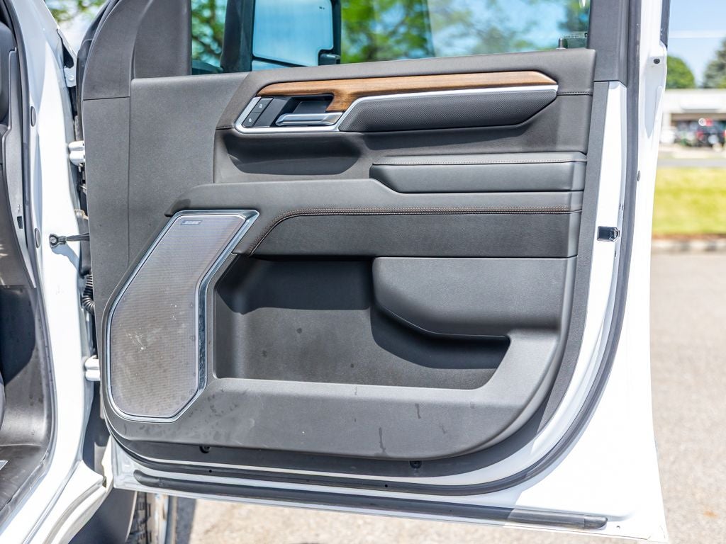 2025 Chevrolet Silverado High Country