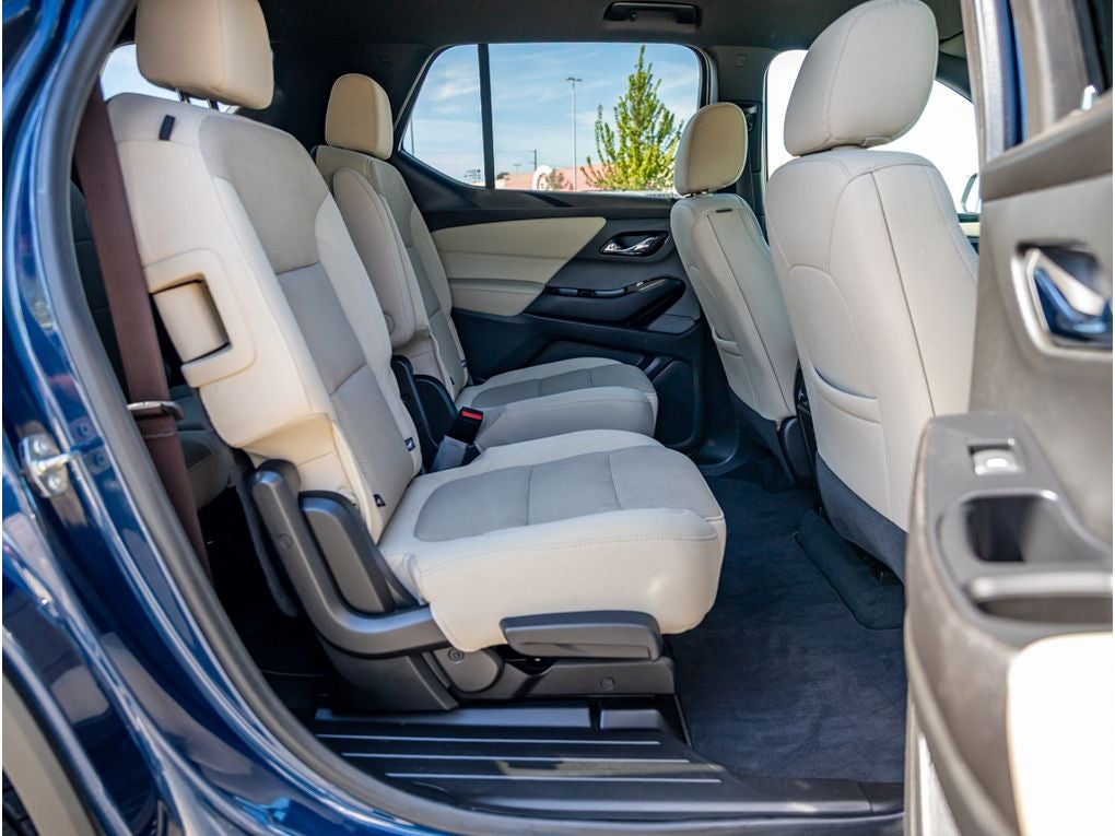 2022 Chevrolet Traverse LT Cloth