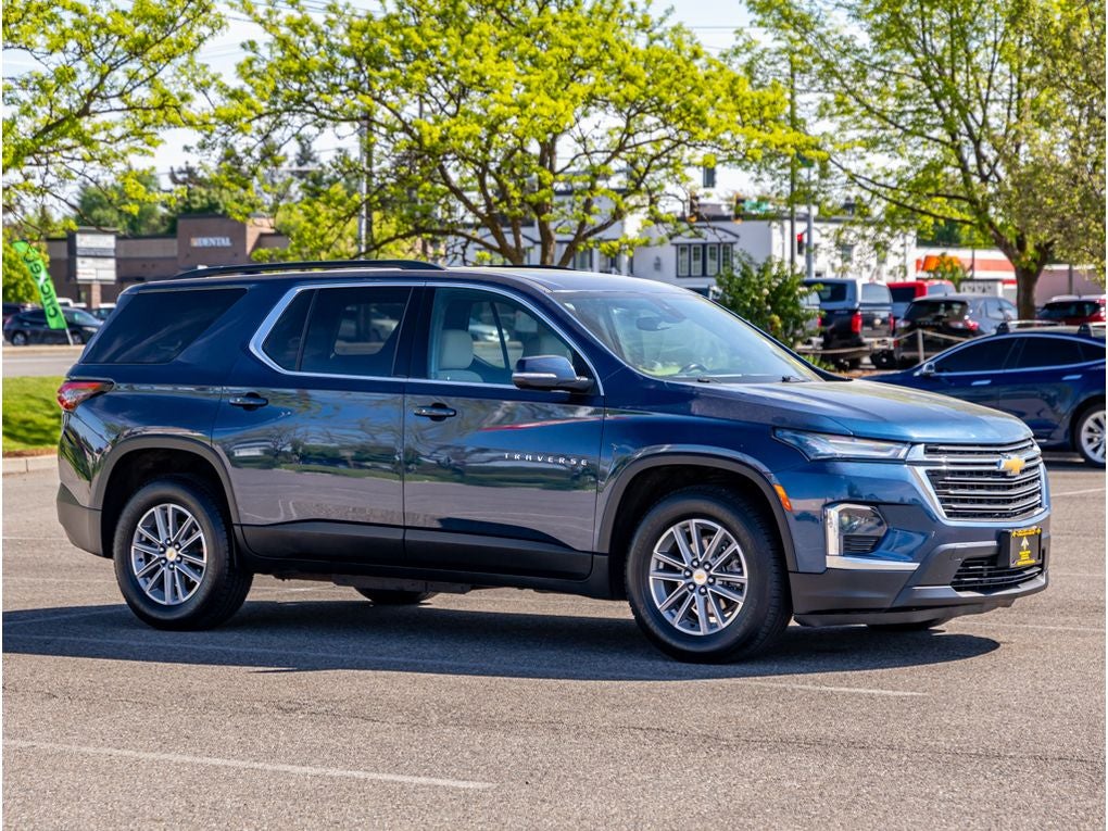 2022 Chevrolet Traverse LT Cloth