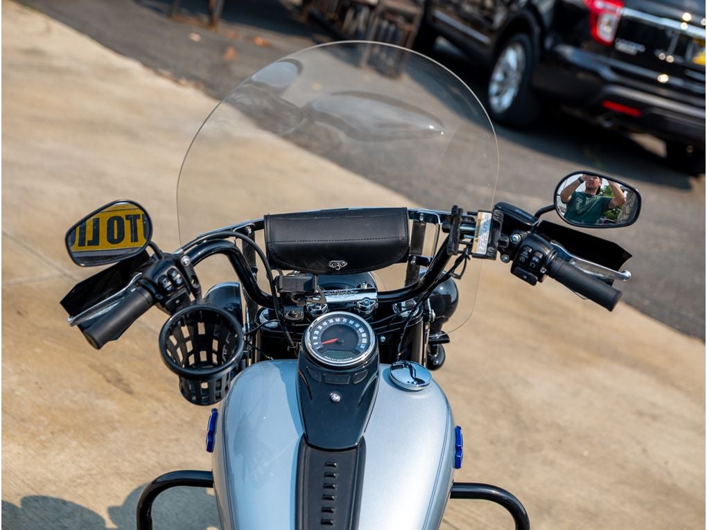 2024 Harley-Davidson FLHCS Base