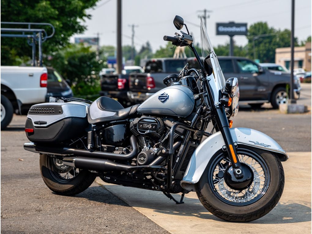 2024 Harley-Davidson FLHCS Base