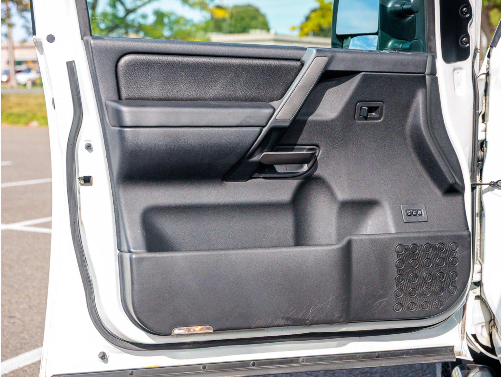 2014 Nissan Titan Base
