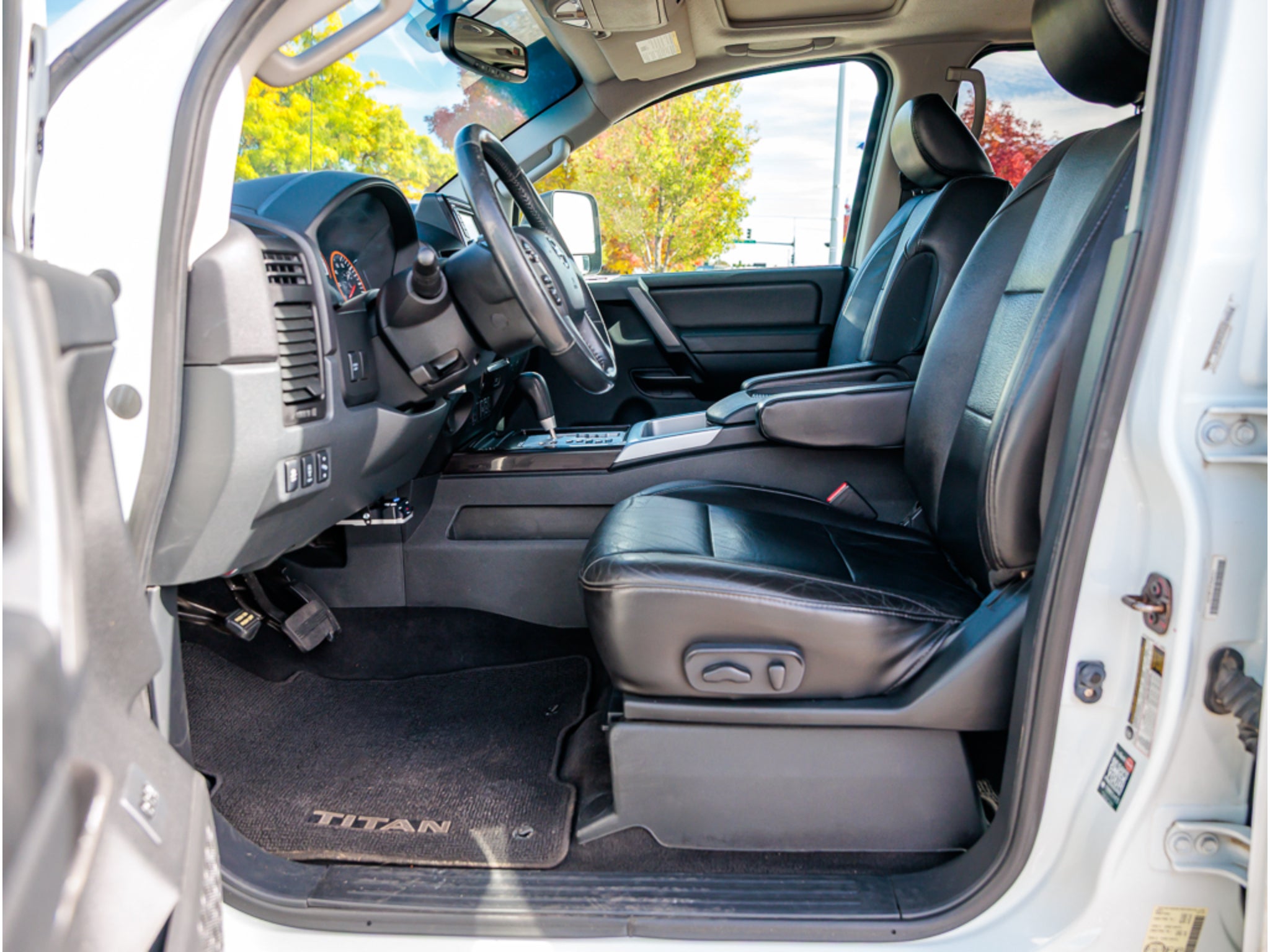 2014 Nissan Titan Base