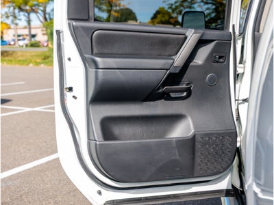 2014 Nissan Titan Base