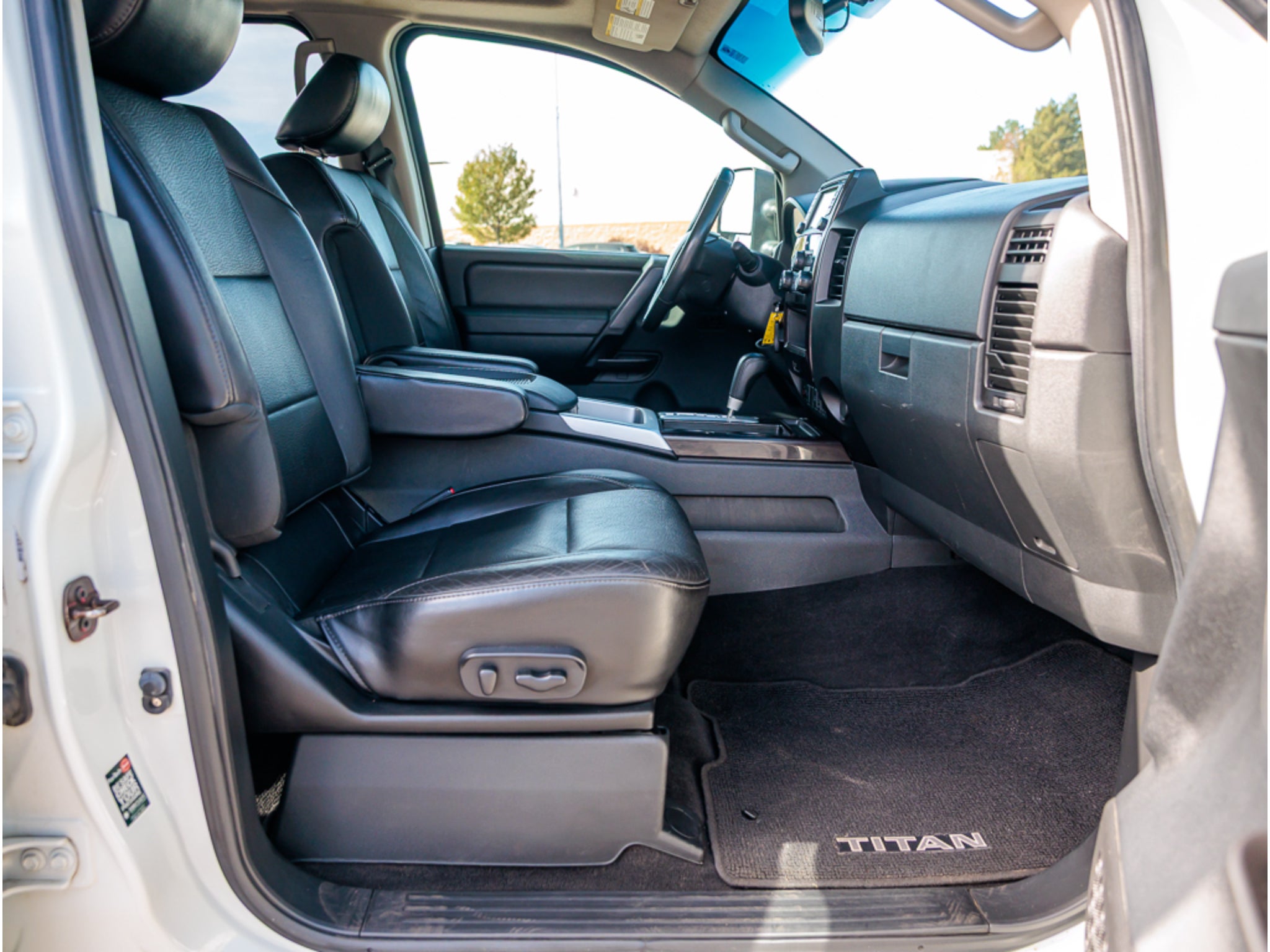 2014 Nissan Titan Base