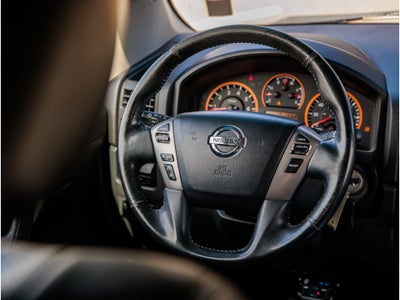 2014 Nissan Titan Base