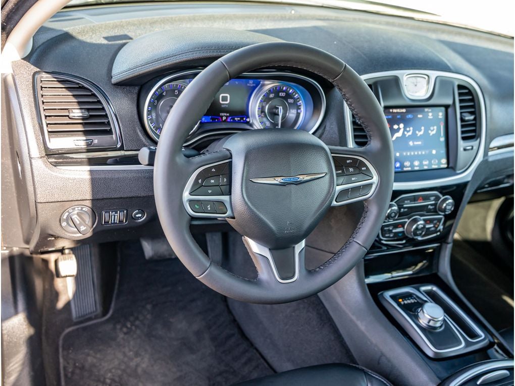 2023 Chrysler 300 Touring L