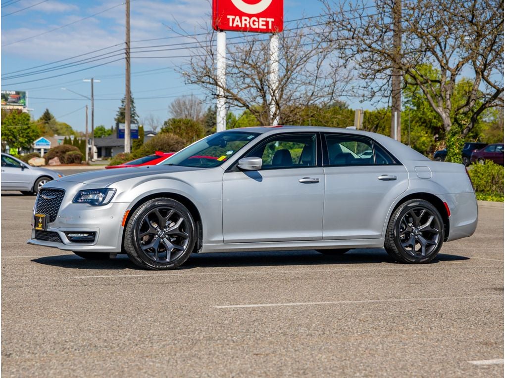 2023 Chrysler 300 Touring L
