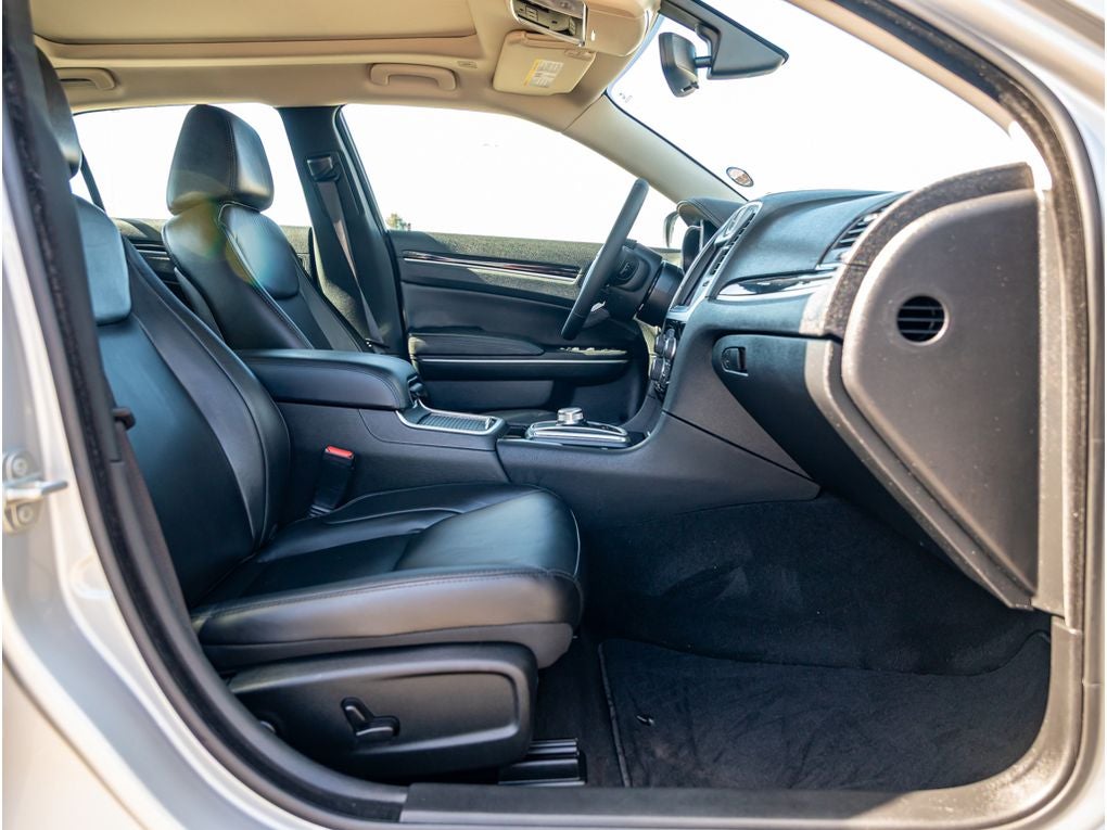 2023 Chrysler 300 Touring L