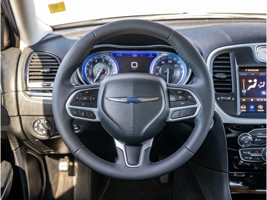 2023 Chrysler 300 Touring L
