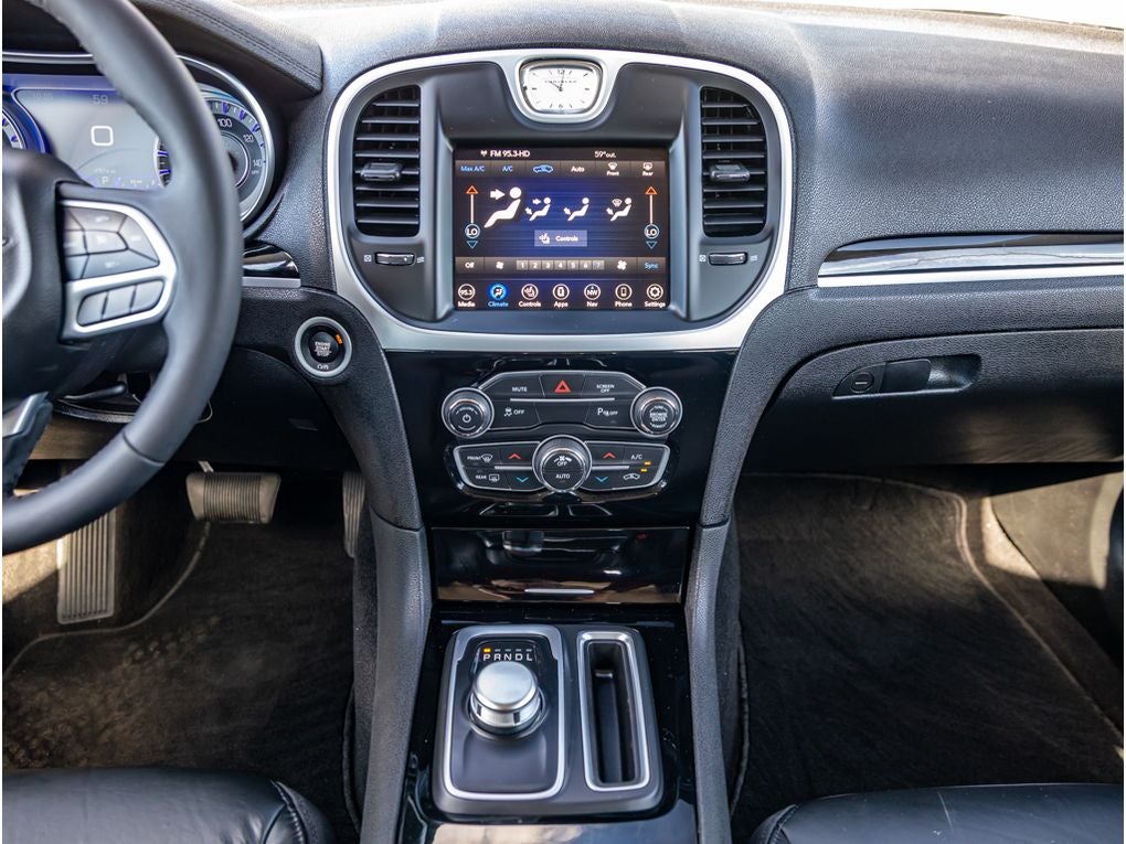 2023 Chrysler 300 Touring L