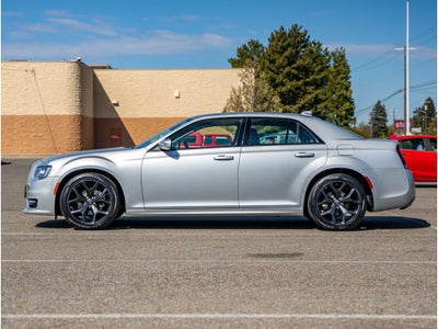 2023 Chrysler 300 Touring L