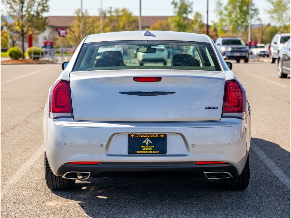 2023 Chrysler 300 Touring L