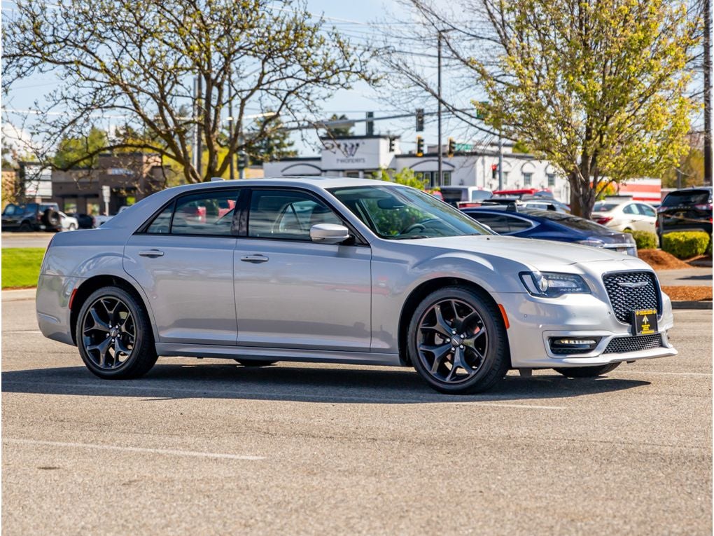 2023 Chrysler 300 Touring L
