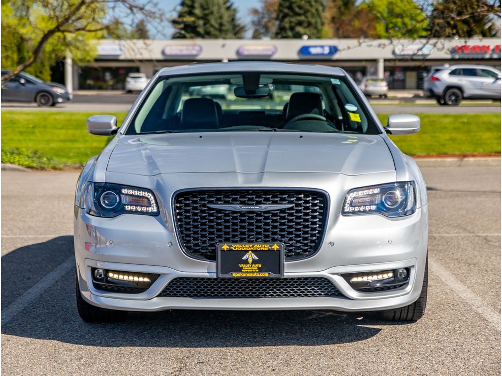 2023 Chrysler 300 Touring L