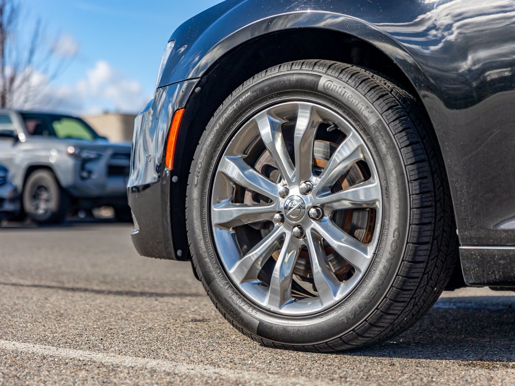 2017 Chrysler 300C Base