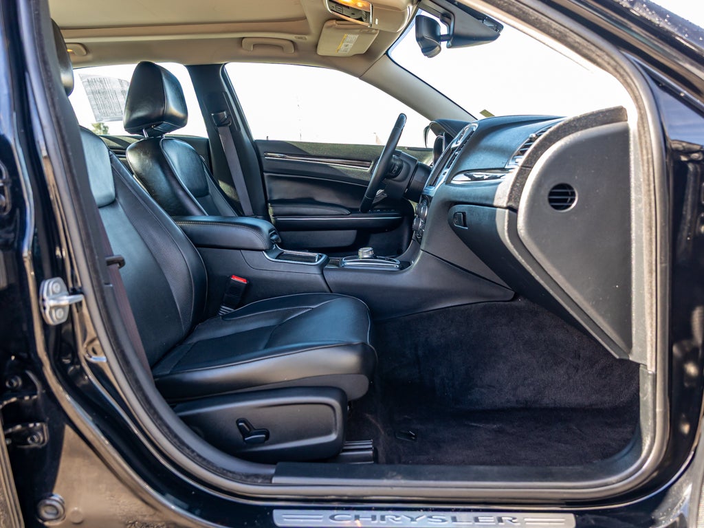 2017 Chrysler 300C Base