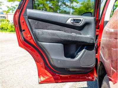 2015 Nissan Pathfinder Base