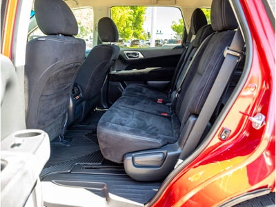 2015 Nissan Pathfinder Base