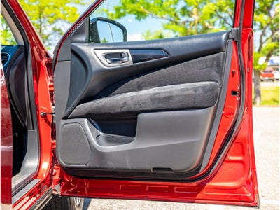 2015 Nissan Pathfinder Base