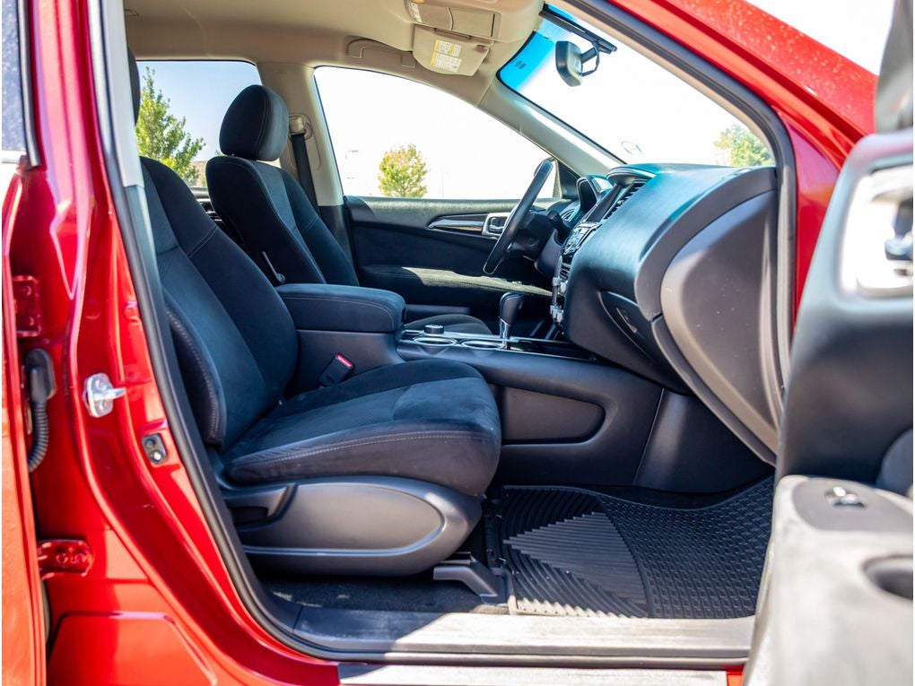 2015 Nissan Pathfinder Base