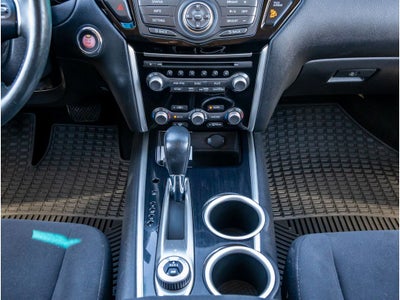 2015 Nissan Pathfinder Base