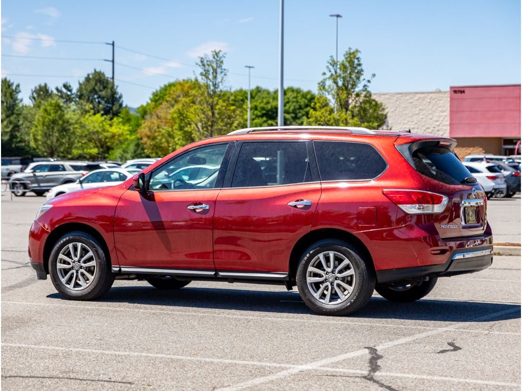 2015 Nissan Pathfinder Base