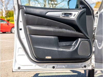 2019 Nissan Pathfinder Base