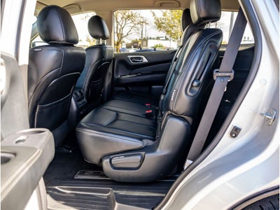 2019 Nissan Pathfinder Base