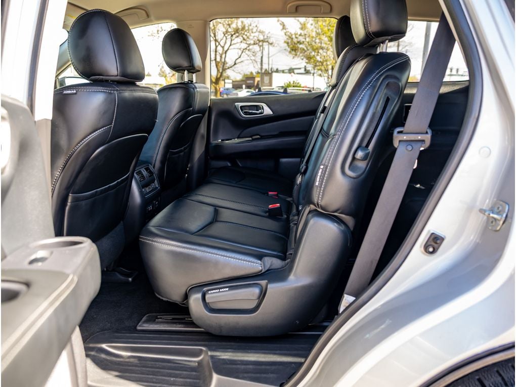 2019 Nissan Pathfinder Base