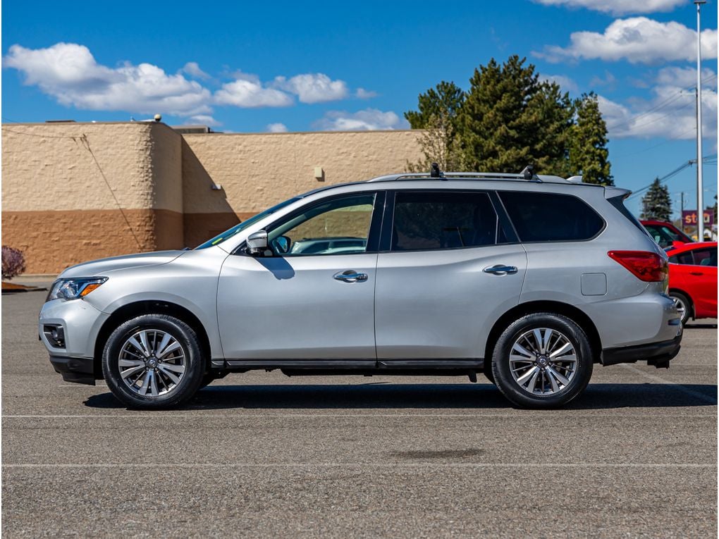 2019 Nissan Pathfinder Base