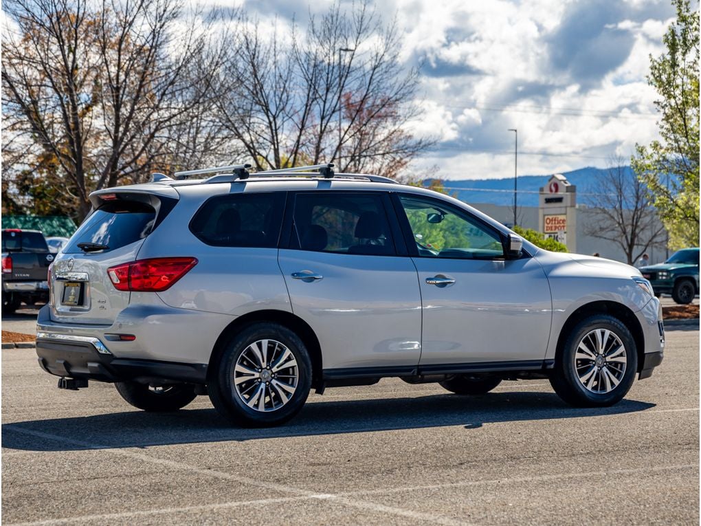 2019 Nissan Pathfinder Base