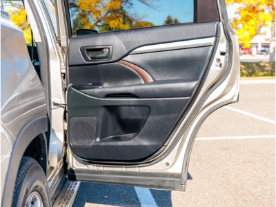 2015 Toyota Highlander LE