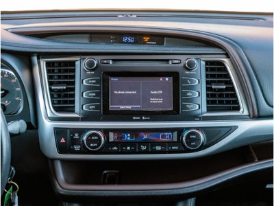 2015 Toyota Highlander LE