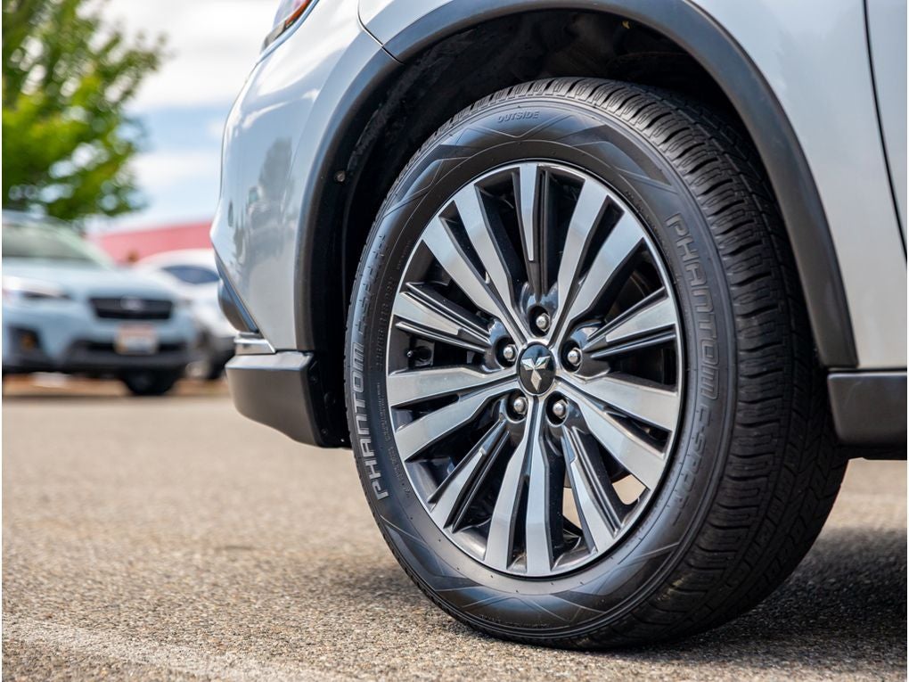 2020 Mitsubishi Outlander Base