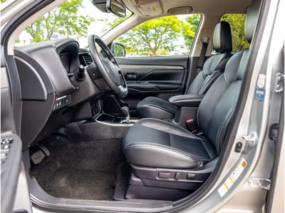 2020 Mitsubishi Outlander Base